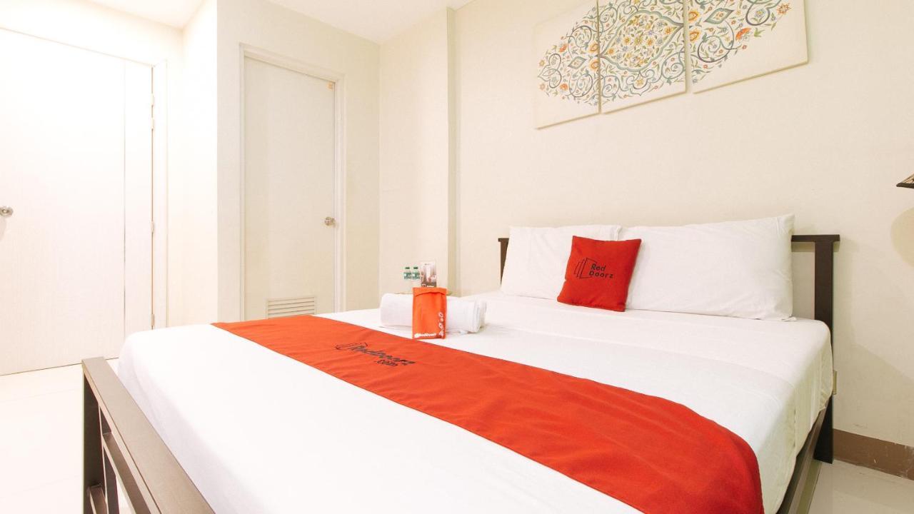 Reddoorz Plus @ Kamuning Quezon City Cidade Quezon Exterior foto