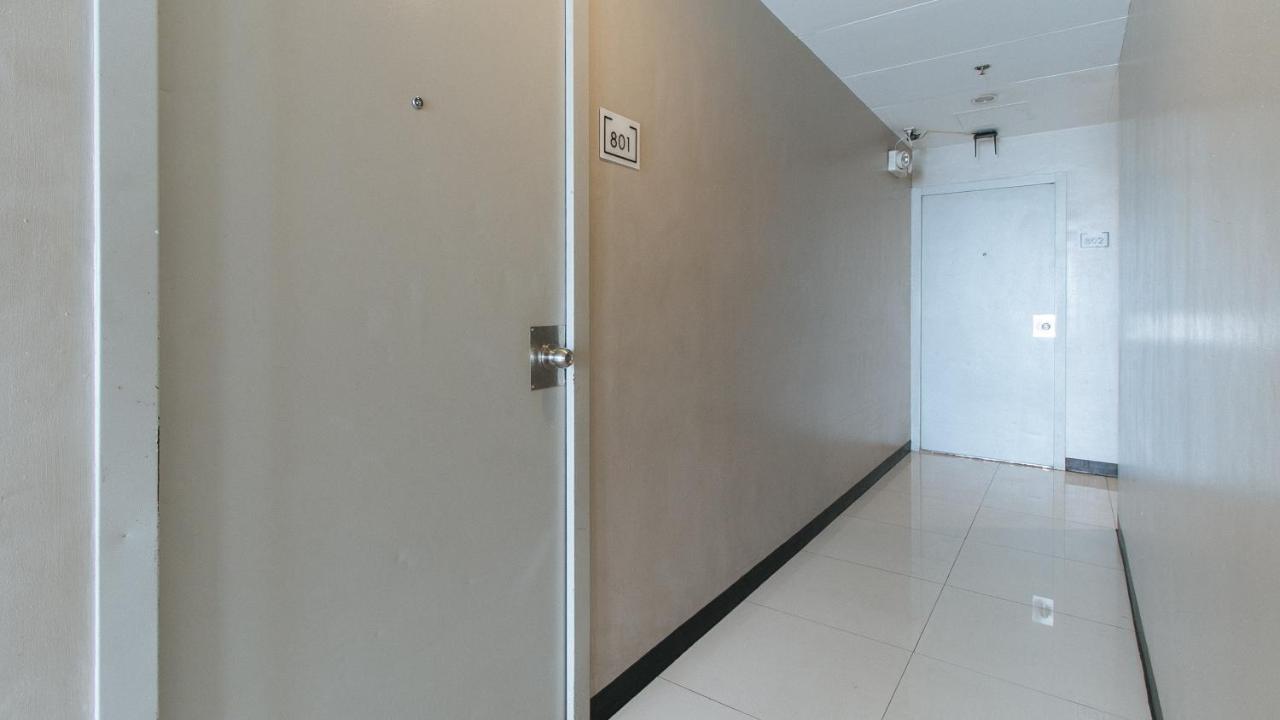 Reddoorz Plus @ Kamuning Quezon City Cidade Quezon Exterior foto