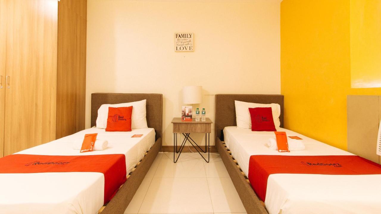 Reddoorz Plus @ Kamuning Quezon City Cidade Quezon Exterior foto