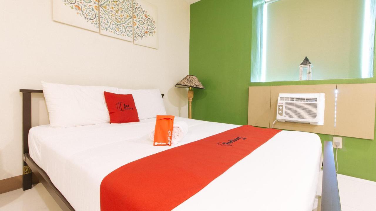 Reddoorz Plus @ Kamuning Quezon City Cidade Quezon Exterior foto